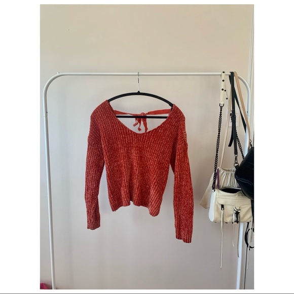 Beautiful orange sweater - Picture 2 of 4